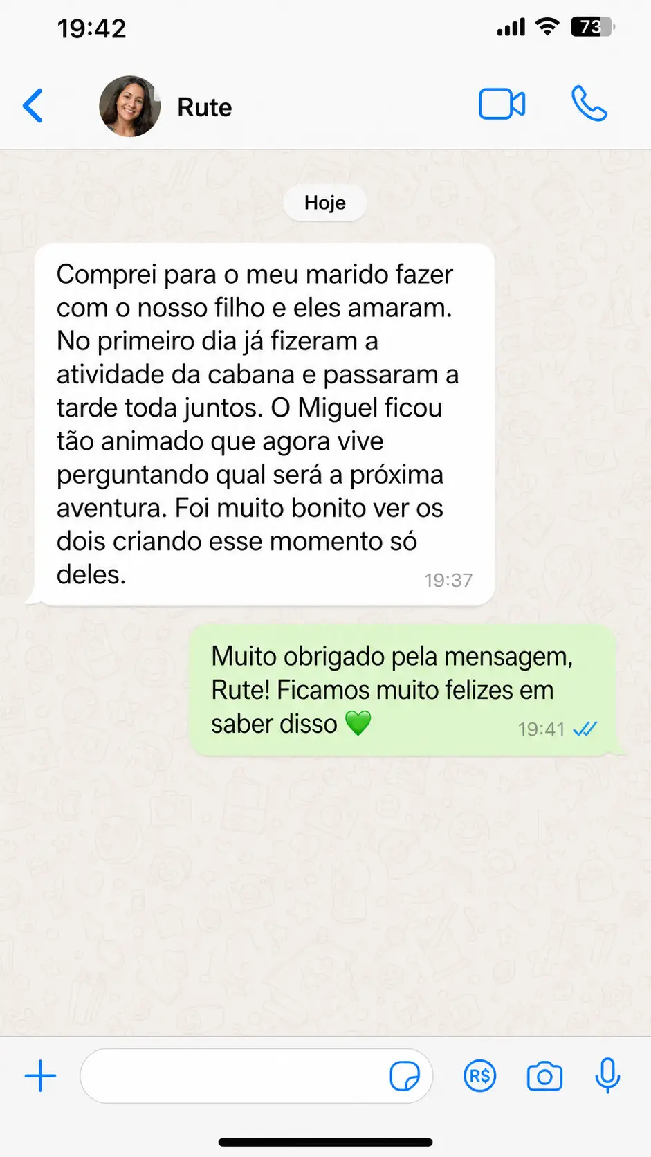 Conversa no WhatsApp: cliente conta que comprou para o marido fazer com o filho e que os dois passaram a tarde na atividade da cabana