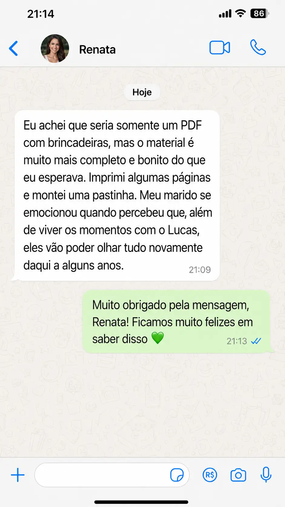 Conversa no WhatsApp: cliente conta que imprimiu algumas páginas, montou uma pastinha e que o marido se emocionou com o material